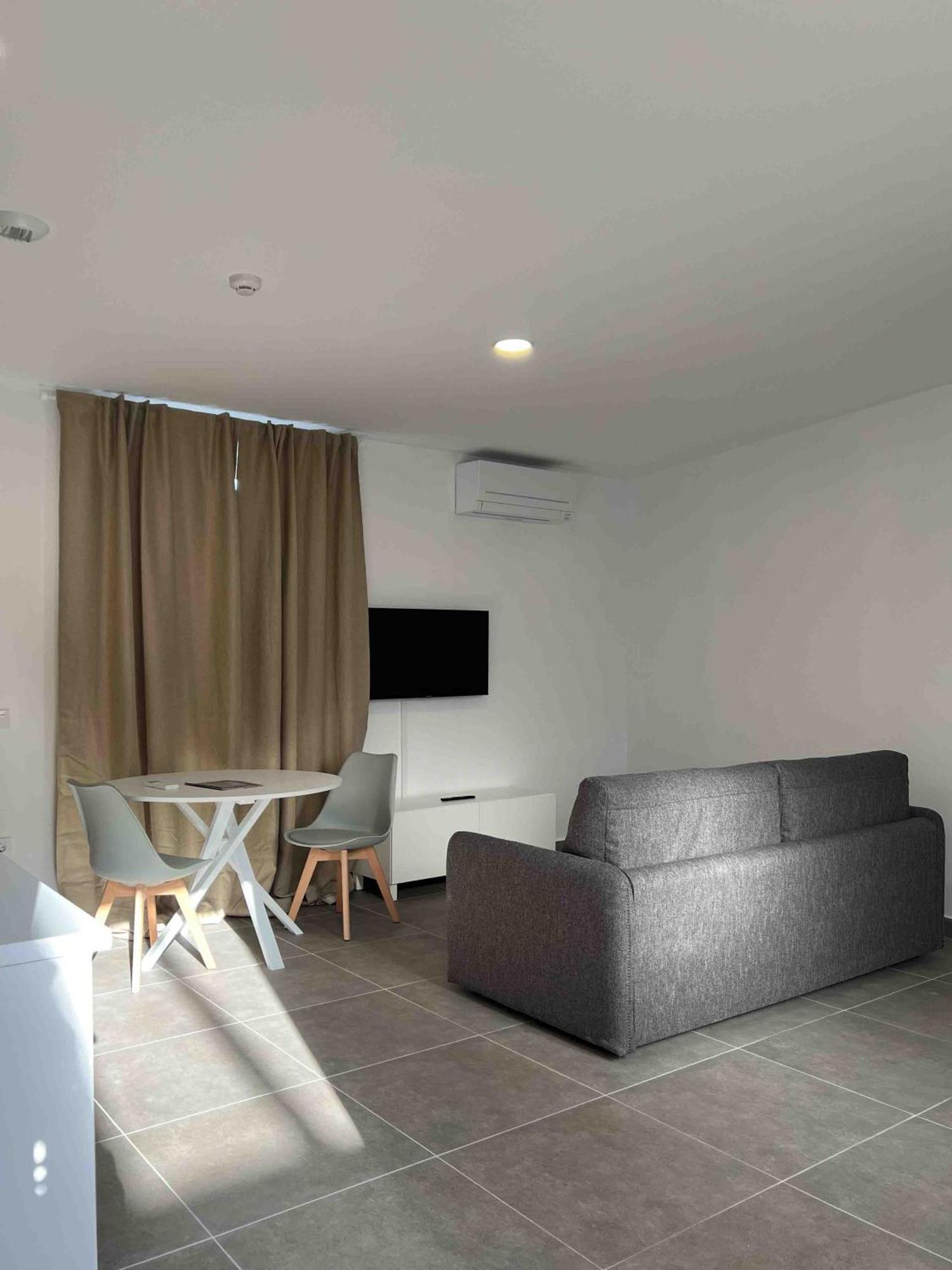 Apartamentos La Tahona กาดิซ ภายนอก รูปภาพ