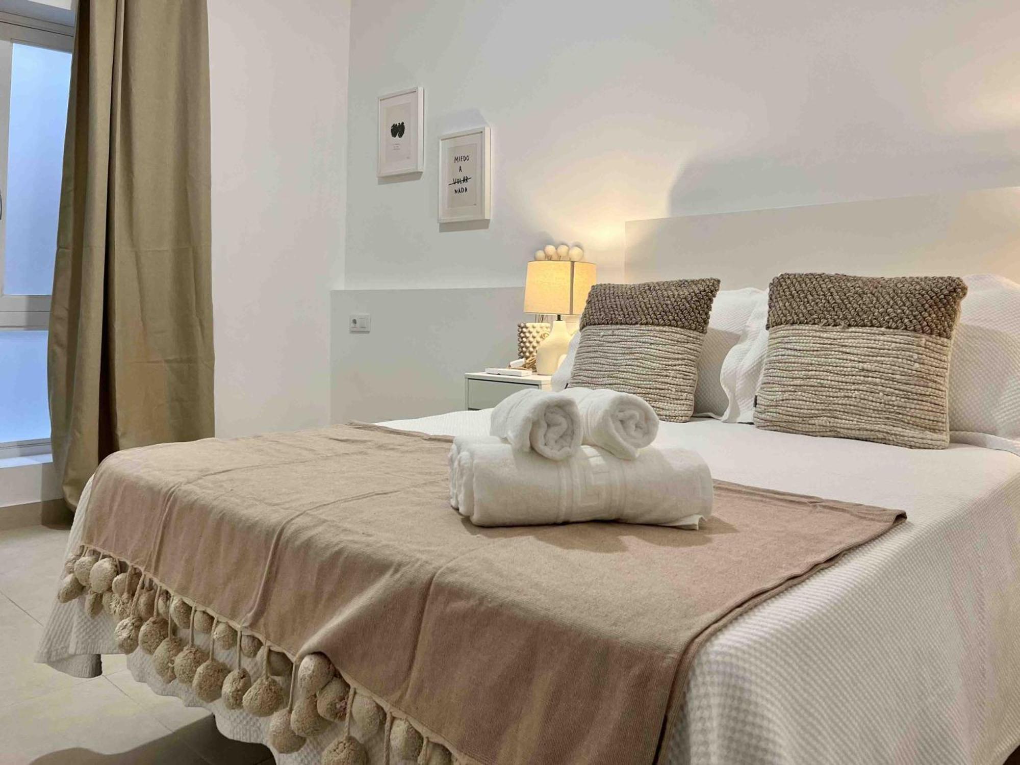 Apartamentos La Tahona กาดิซ ภายนอก รูปภาพ